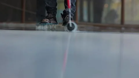 Needle roller on the self-leveling floor.Leveling with a mixture of epoxy floors Stock Footage 150875040