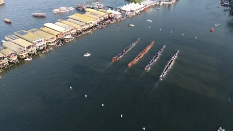 The Nehru Trophy Boat Race is held on Punnamada Lake in Alappuzha and is famous Vidéo 345022446