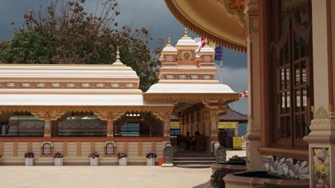 Nelligala international buddhist center architecture in sri lanka Vídeo Stock 340642953
