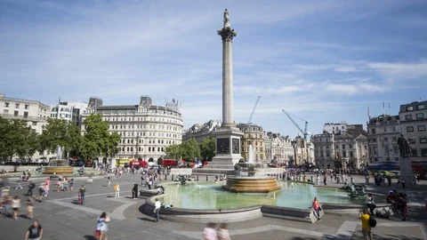 Nelsons's Column in Trafalgar Square 스톡 동영상 114136106
