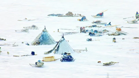 Nenets nomadic tribe winter camp life in Siberia tundra Stock Footage 337037144