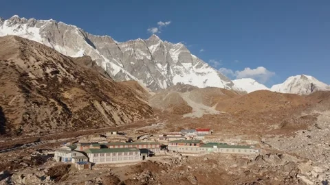 Nepal Aerial View of Remote Himalayan Mountain Village During Sunny Day 库存影片 330981332