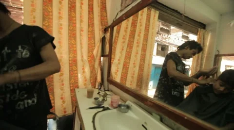 Nepal Barber Shop MS 2 動画素材 8679975