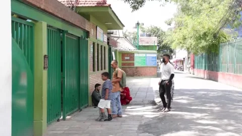 Nepal detects H5N1 outbreaks, closes central zoo, Nepal, NP - 24 Jun 2026 Vídeo Stock 337648227