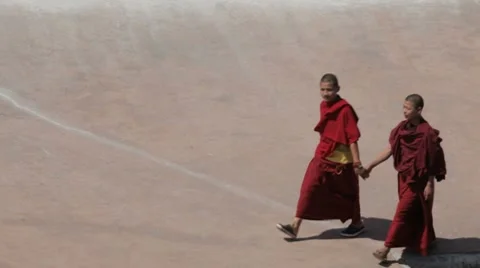 Nepal Monks Walking LS Vidéo 8687955