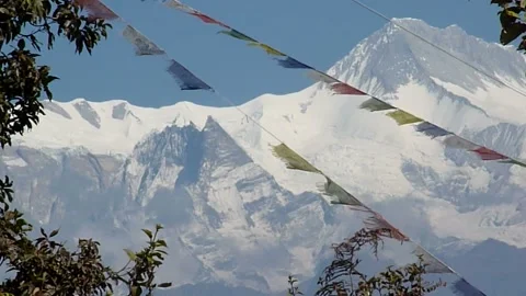Nepalese pray flags flutter in the wind 스톡 동영상 169189403