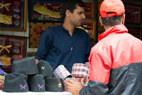 Nepali Shopkeeper Foto stock