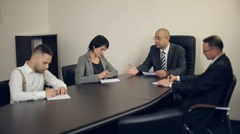 Nervous Boss 動画素材 68834291