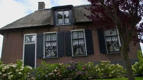 The Netherlands: Giethoorn view of the city from the water Stock Footage