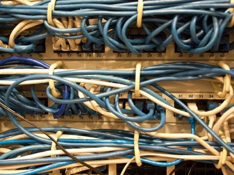 Network connection cables in datacenter Stock-Fotos