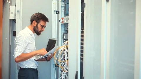 Network Engineer Fix Accounting Software Server Room.Security Administrator Stockbeeldmateriaal 156312912