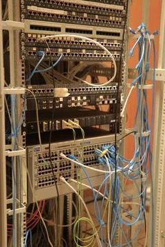 Network server rack with Ethernet cables Stock-Fotos