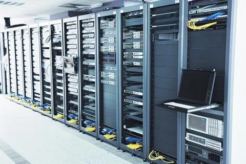 Network server room with computers for digital tv ip communications and int.. Foto stock