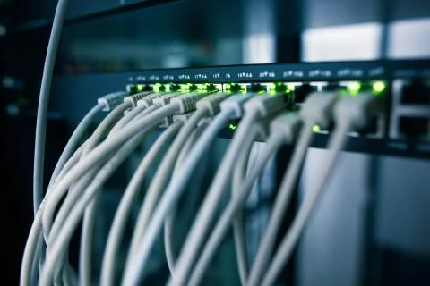 Network server room with servers, high performance computers running processes Foto stock