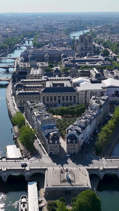 Neuf Bridge At Paris Ile De France In France. Stock Footage 329846016
