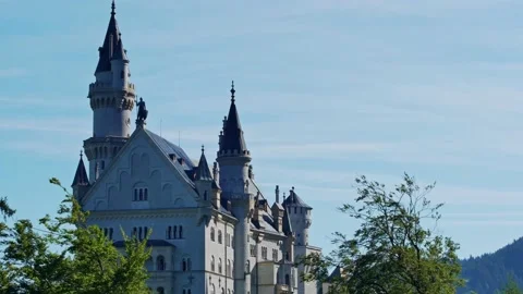 Neuschwanstein Castle medium handheld tilt down Video stock 132688345