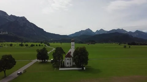 Neuschwanstein castle valley Video stock 236488000