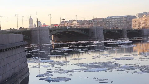Neva River in the spring video. Ice is on the river. Video of the river. Spring 스톡 동영상 108241340