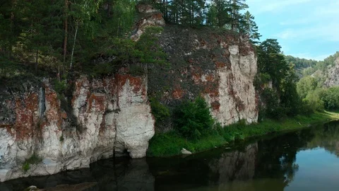 The never ending crane shot overlooking the cliffs. 스톡 동영상 115855250