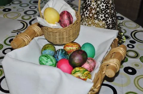 Never put all your eggs in one basket Foto stock