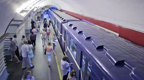 Nevsky Prospekt, Train leaves, St. Petersburg, Russia Video stock 7733903