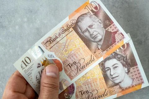 A new and old 10 note featuring a portrait of King Charles III June 2024 Stock Photos