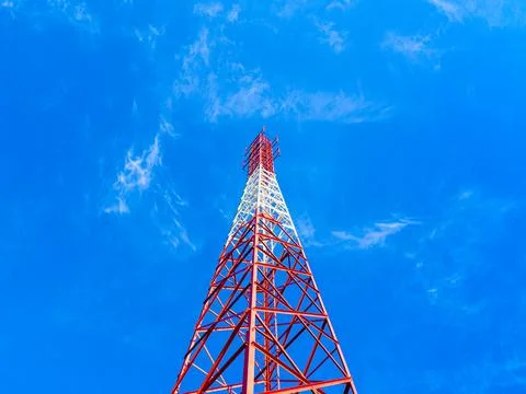New cell tower without attachments against the blue sky Foto stock