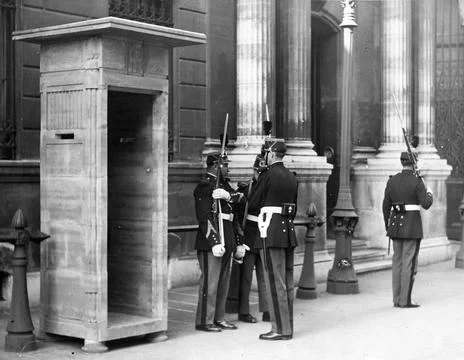New Concrete Sentry Boxes At The Elysee. The Guard Watching Over The Security Of Fotos Stock