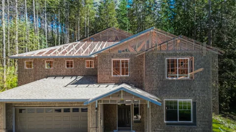 New construction home transforms from unfinished to finished Vídeos de archivo 241622989