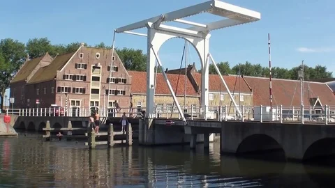 The new drawbridge in Enkhuizen Stock Footage 80283950