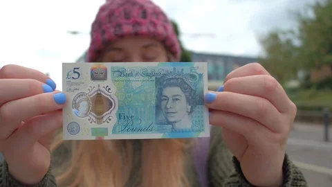 New five pound note, united kingdom 08/03/2017 Video stock 73273964