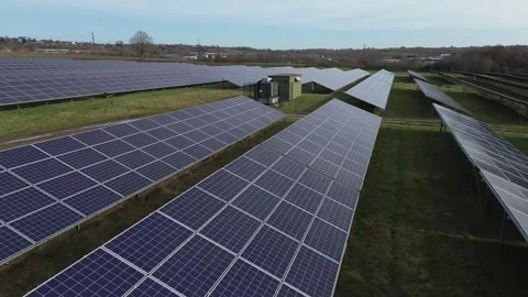 New here Sutton-In-Ashfield, Nottingham, UK. 2026, FEB, 17; Ladywood Solar Farm Stock Footage 331804177