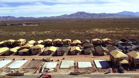 New homes being built in Vail, a suburb of Tucson Arizona USA, drone Vidéo 172351647