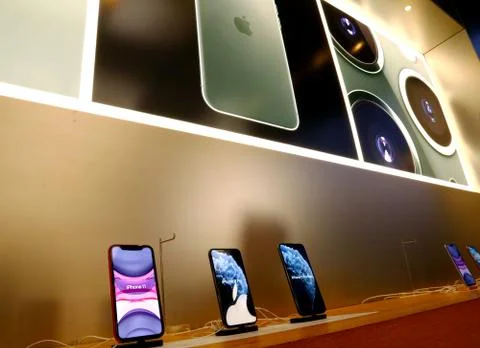 New iPhone 11 inside the Apple Store Foto stock