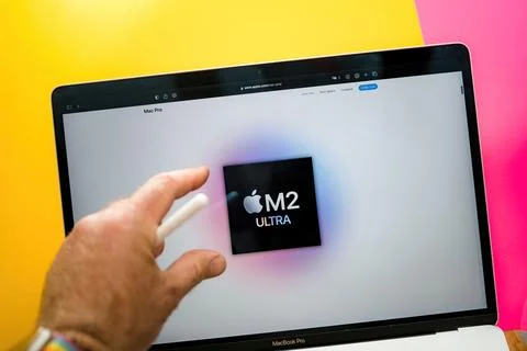 New M2 Ultra in Apple Computers website 스톡 사진
