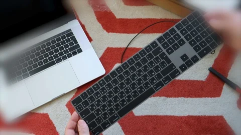 New Magic Keyboard with Numeric Keypad Space Gray unboxing 動画素材 89011058