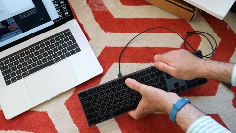 New Magic Keyboard with Numeric Keypad Space Gray unboxing 動画素材 89011123