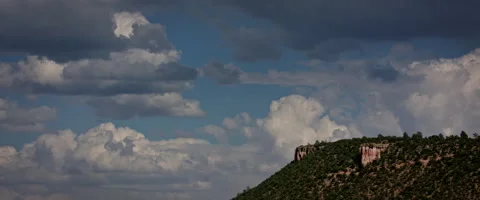 New Mexico Landscape with dramatic clouds Vídeo Stock 142746921