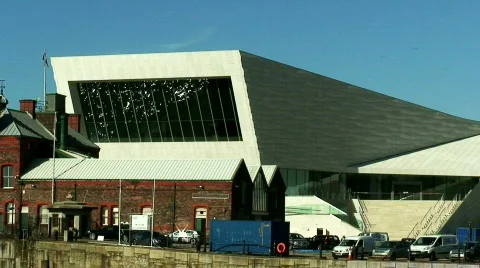 New modern museum being built on Liverpool waterfront Stock-Footage 655397