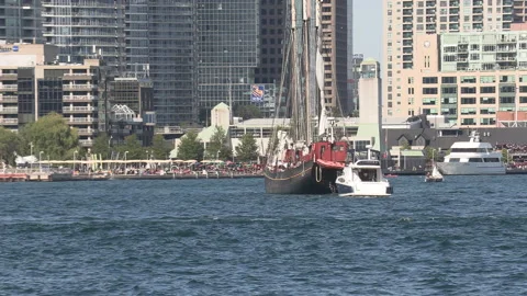 New normal after COVID with crowds of tourists and people in city and boats Stockbeeldmateriaal 157154783