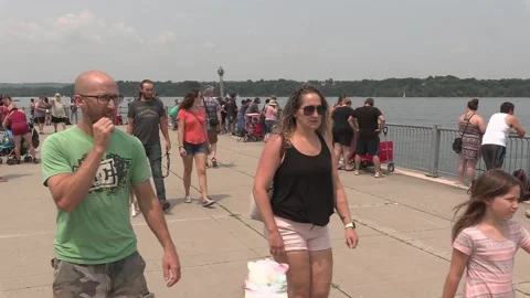 New normal post COVID with crowds of tourists and people in Toronto city Vídeo Stock 157424964