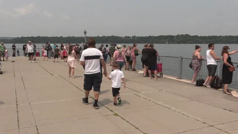 New normal post COVID with crowds of tourists and people in Toronto city Vídeo Stock 157425179