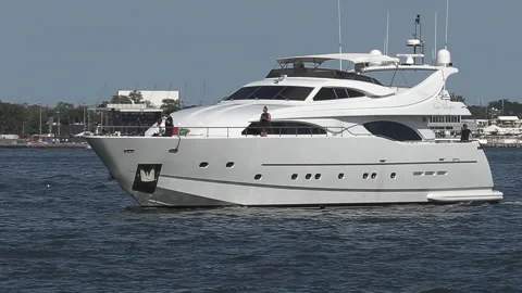 New normal post COVID with crowds of tourists and people in Toronto city Vídeo Stock 158928574