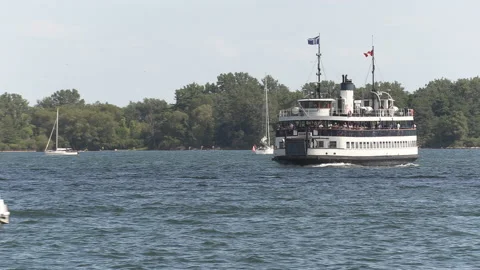 New normal post COVID with crowds of tourists and people in Toronto city Vídeo Stock 158945055