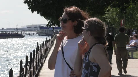 New normal post COVID with crowds of tourists and people in Toronto city Vídeo Stock 158954239