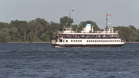 New normal post COVID with crowds of tourists and people in Toronto city 스톡 동영상 158969840