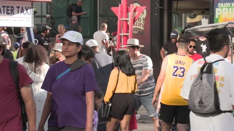 New normal post COVID with crowds of tourists and people in Toronto city Vídeo Stock 159103034