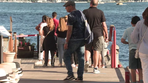 New normal post COVID with crowds of tourists and people in Toronto city 库存影片 159112342