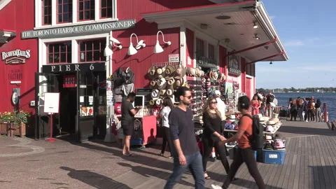 New normal post COVID with crowds of tourists and people in Toronto city Vídeo Stock 159113665