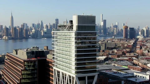 New office tower on the Williamsburg waterfront in Brooklyn Video stock 102293201